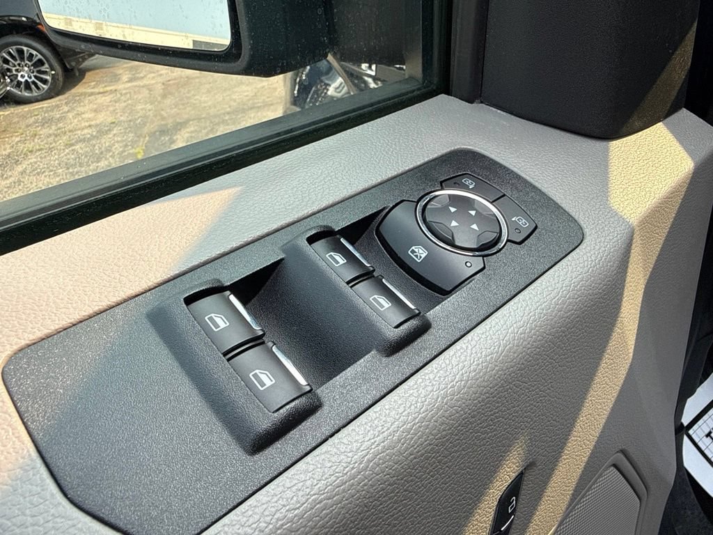 Used 2019 Ford F150 XLT w/ Equipment Group 302A Luxury AWD/4WD image 20