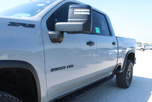 Used 2024 Chevrolet Silverado 2500 ZR2 w/ Technology Package AWD/4WD image 46