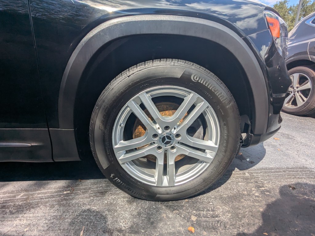 Certified 2021 Mercedes-Benz GLB 250 4MATIC image 21