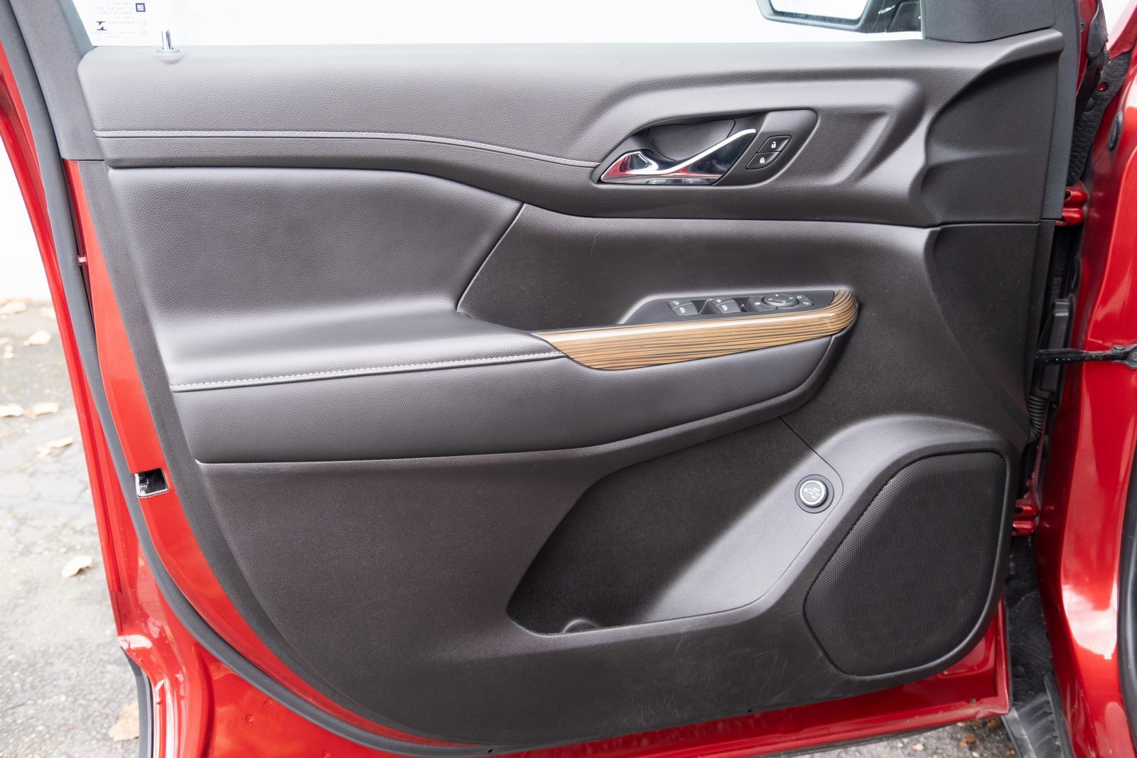 Used 2022 GMC Acadia SLE image 14