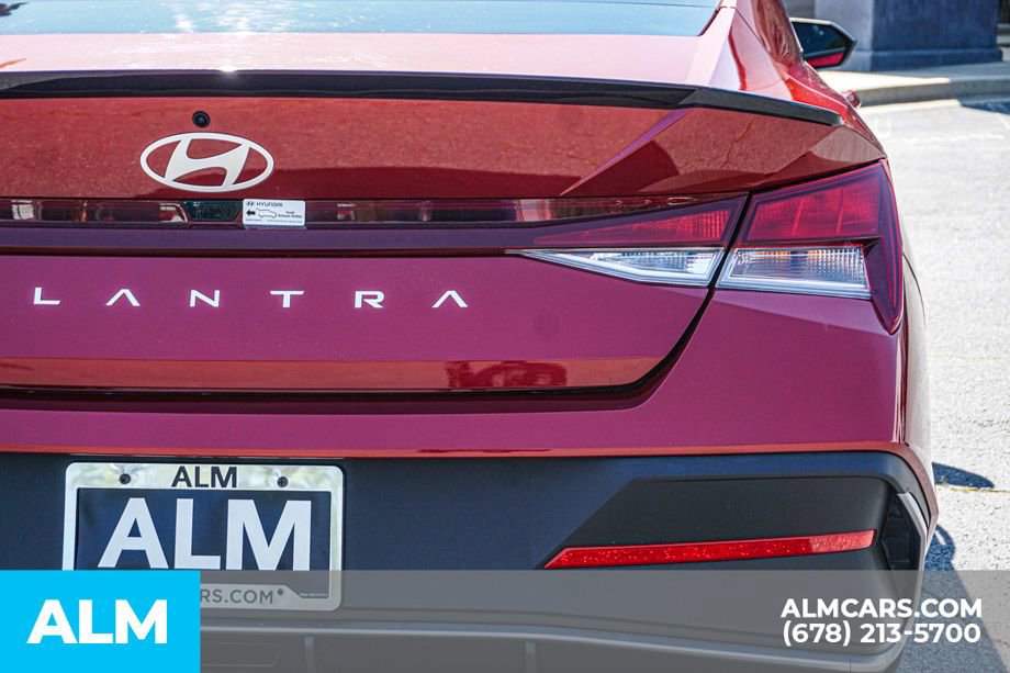 Used 2025 Hyundai Elantra Sport FWD image 13