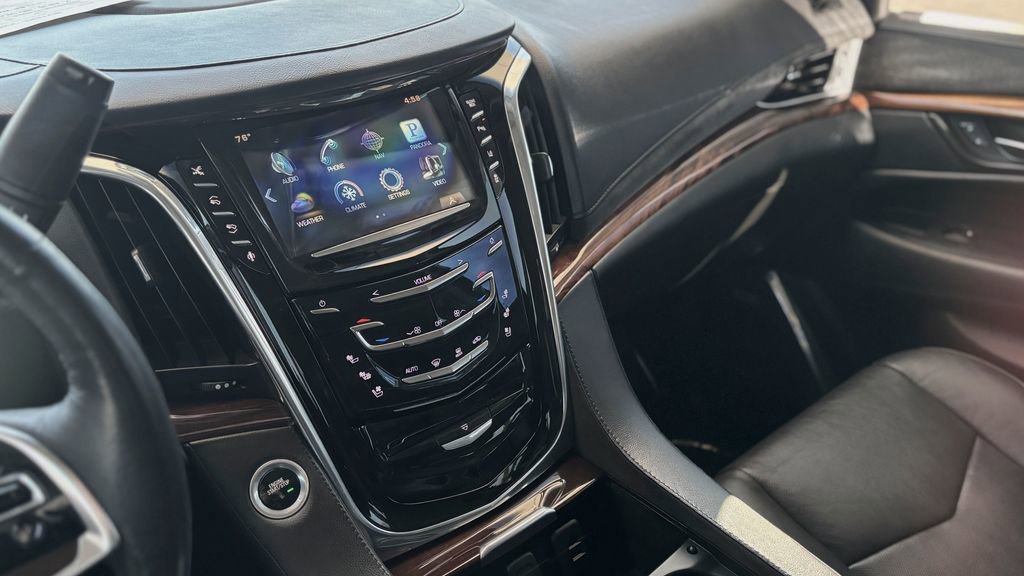 Used 2015 Cadillac Escalade Premium AWD/4WD image 31