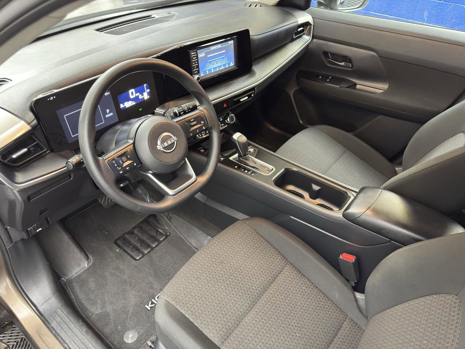 Used 2025 Nissan Kicks S AWD/4WD image 21