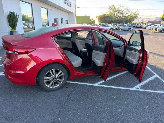 Used 2017 Hyundai Elantra SE FWD image 11