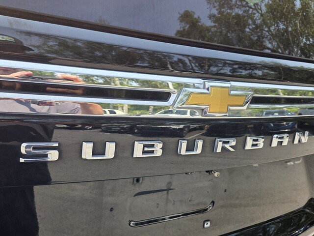 Certified 2024 Chevrolet Suburban LT RWD image 31