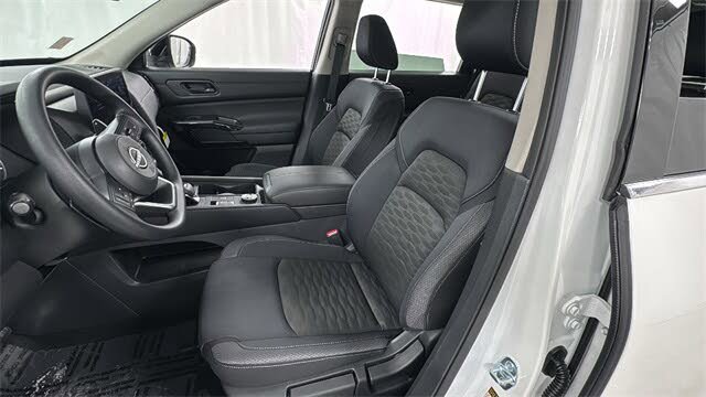 New 2026 Nissan Pathfinder S image 11