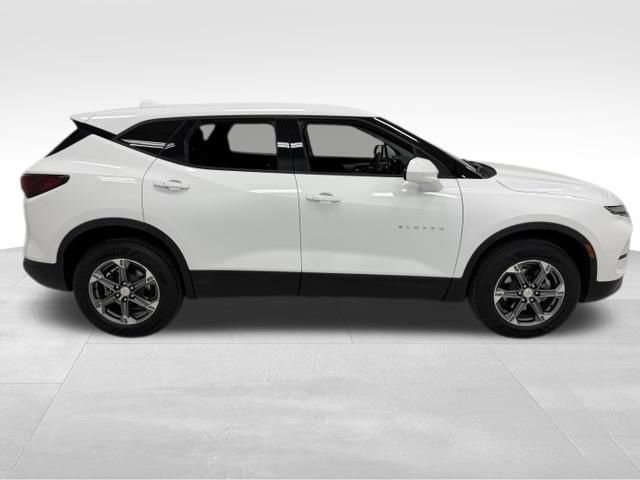Certified 2025 Chevrolet Blazer LT AWD/4WD image 4