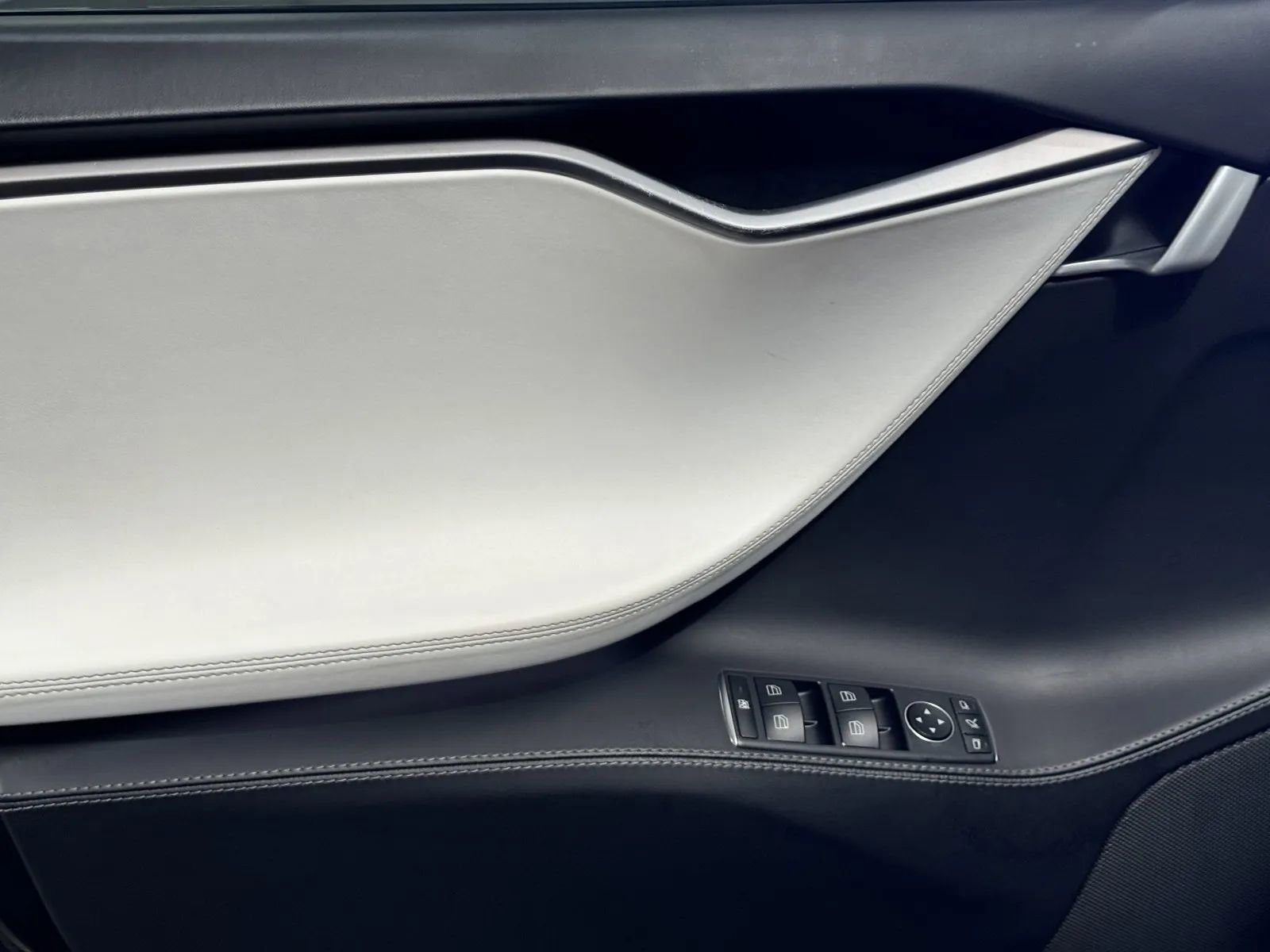Used 2021 Tesla Model S Long Range Plus image 11