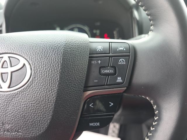 Used 2025 Toyota Camry SE image 17