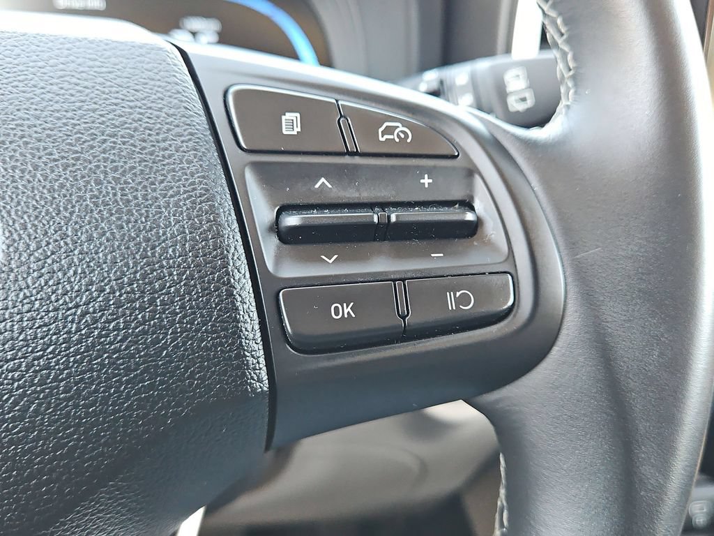 Used 2025 Hyundai Venue SEL FWD image 22
