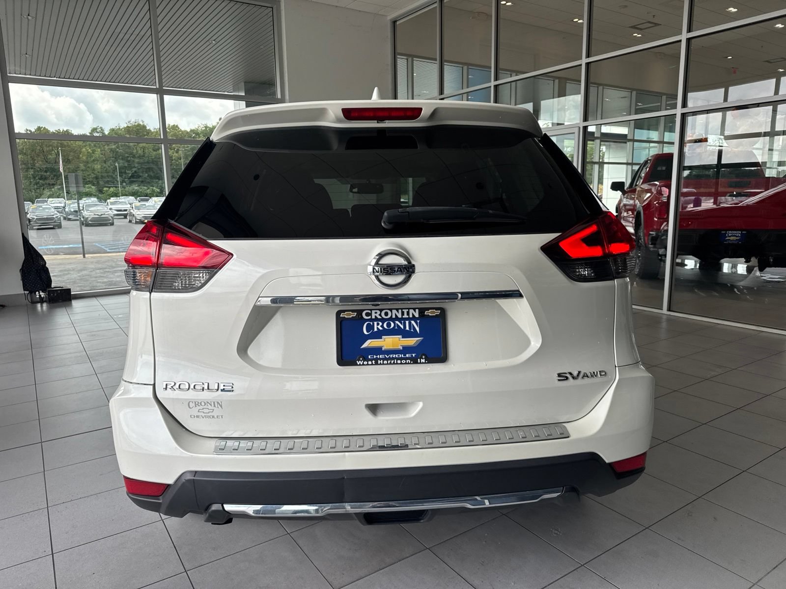 Used 2017 Nissan Rogue SV w/ Sun & Sound Touring Package AWD/4WD image 8