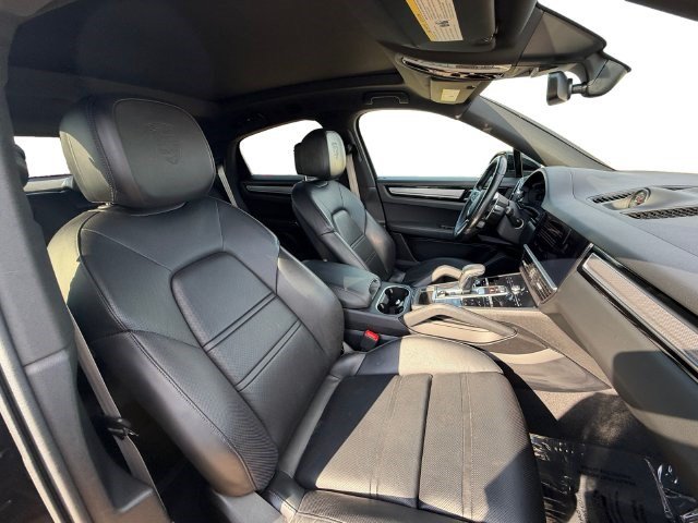 Used 2022 Porsche Cayenne Platinum Edition AWD/4WD image 16