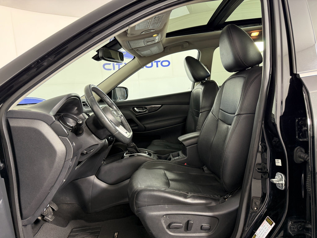 Used 2017 Nissan Rogue SL w/ SL Premium Package FWD image 19