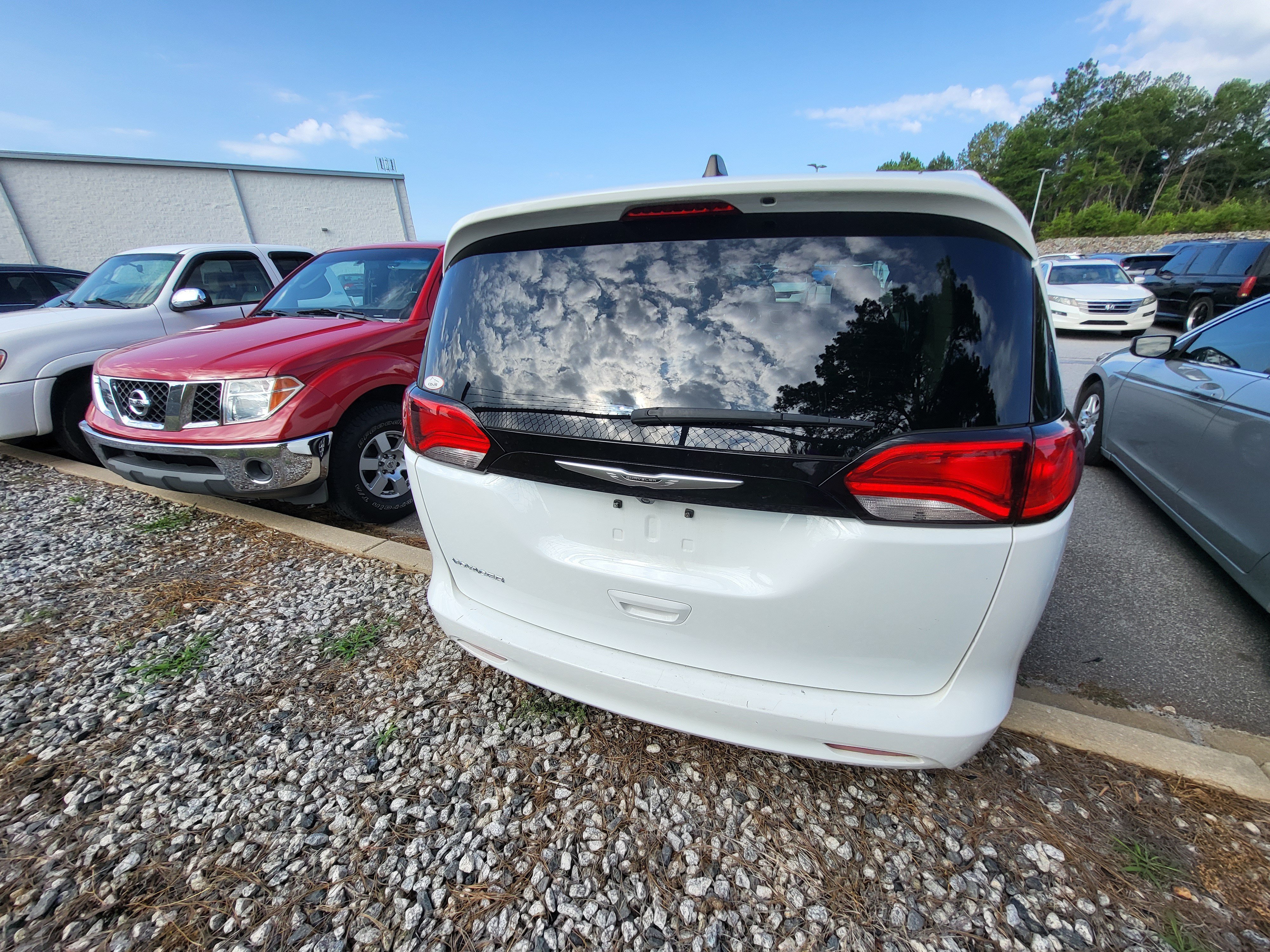 Used 2023 Chrysler Voyager LX FWD image 5
