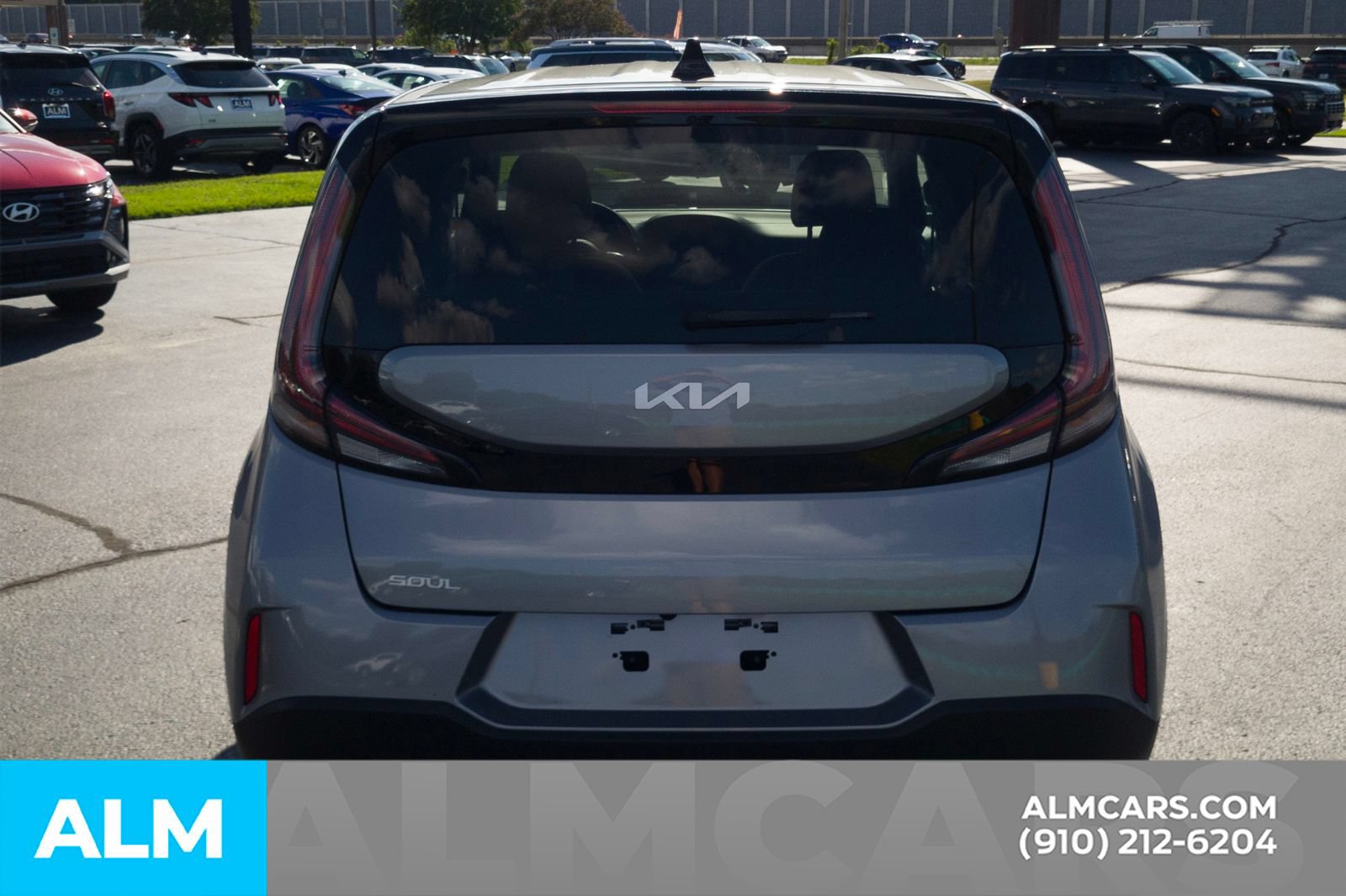 Used 2025 Kia Soul LX w/ LX Technology Package FWD image 6