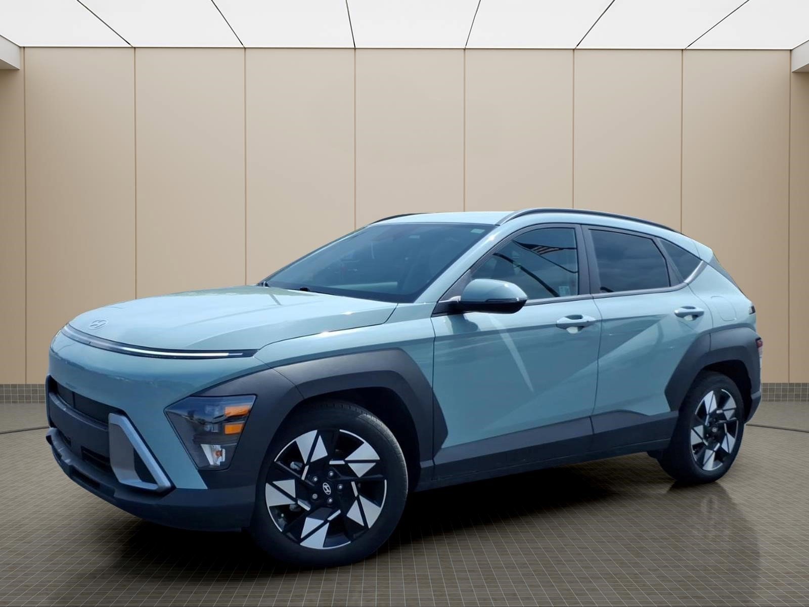 Used 2024 Hyundai Kona SEL FWD image 2