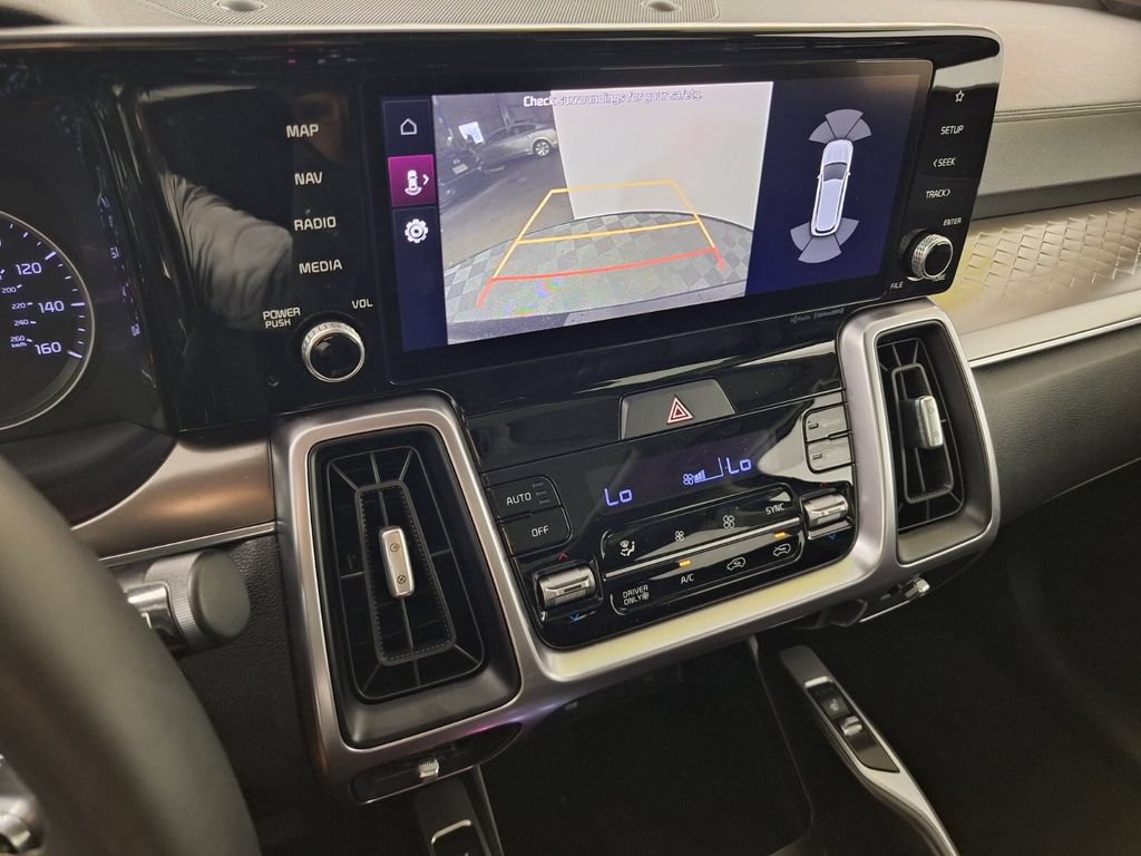 Used 2022 Kia Sorento EX w/ Panoramic Sunroof Package AWD/4WD image 18