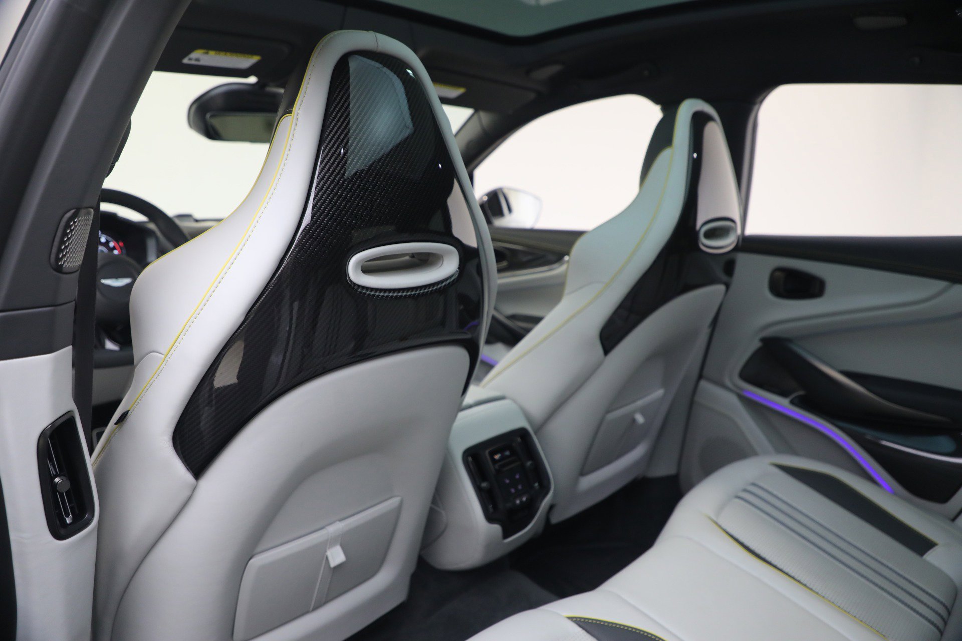 Used 2025 Aston Martin DBX 707 image 18