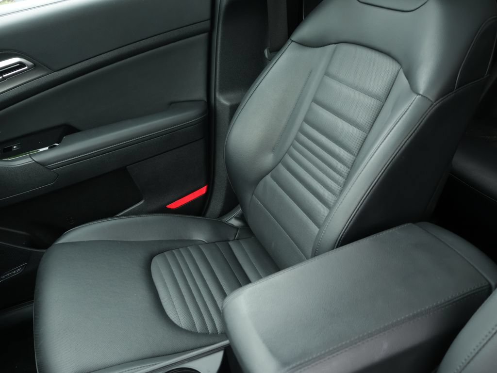 Certified 2025 Kia Sportage SX FWD image 23