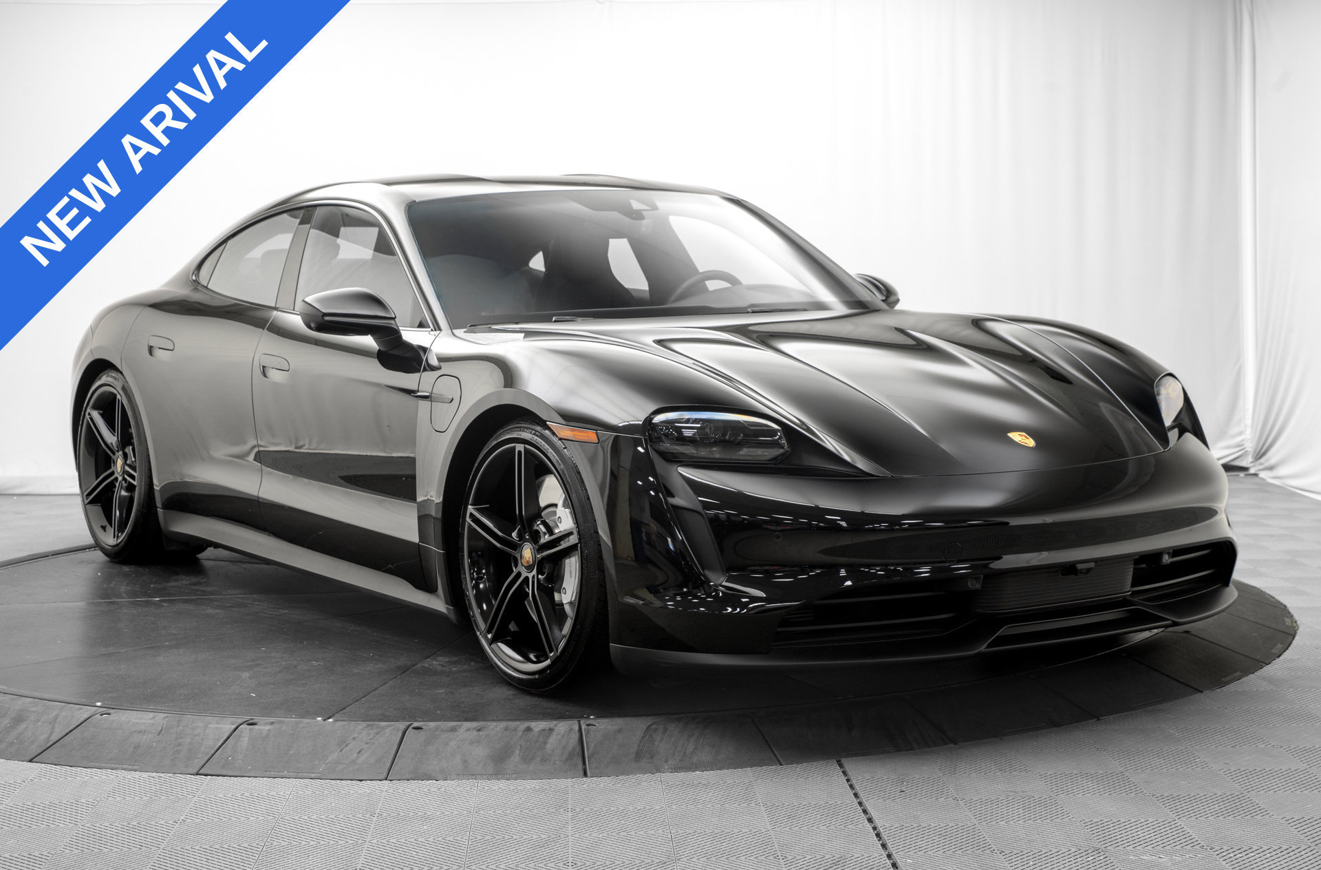 Used 2021 Porsche Taycan 4S AWD/4WD image 9
