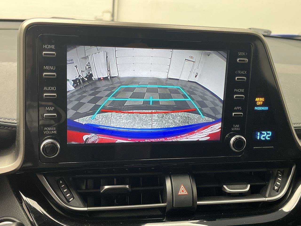 Used 2019 Toyota C-HR XLE FWD image 18