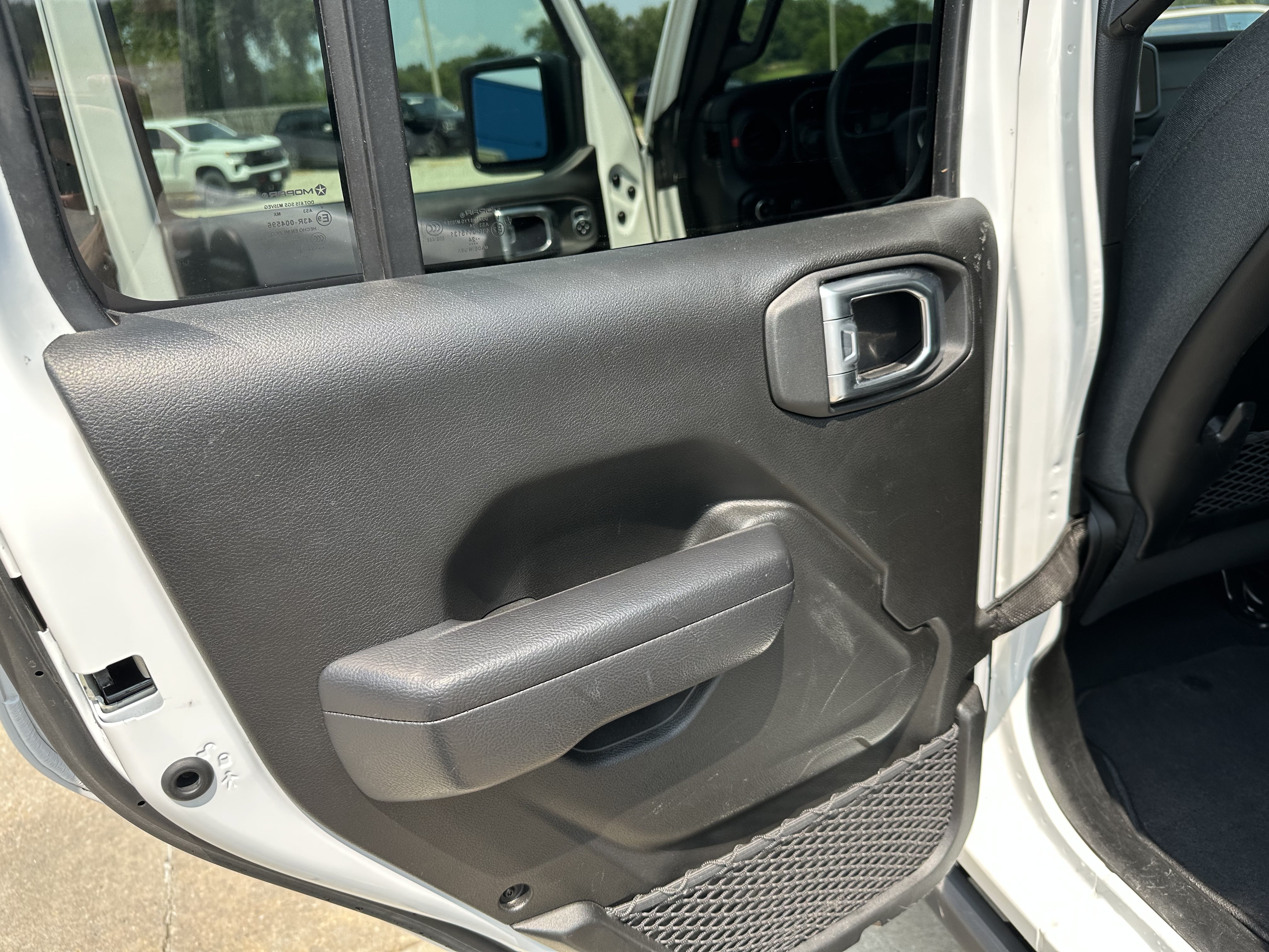 Used 2024 Jeep Wrangler Unlimited Rubicon AWD/4WD image 16