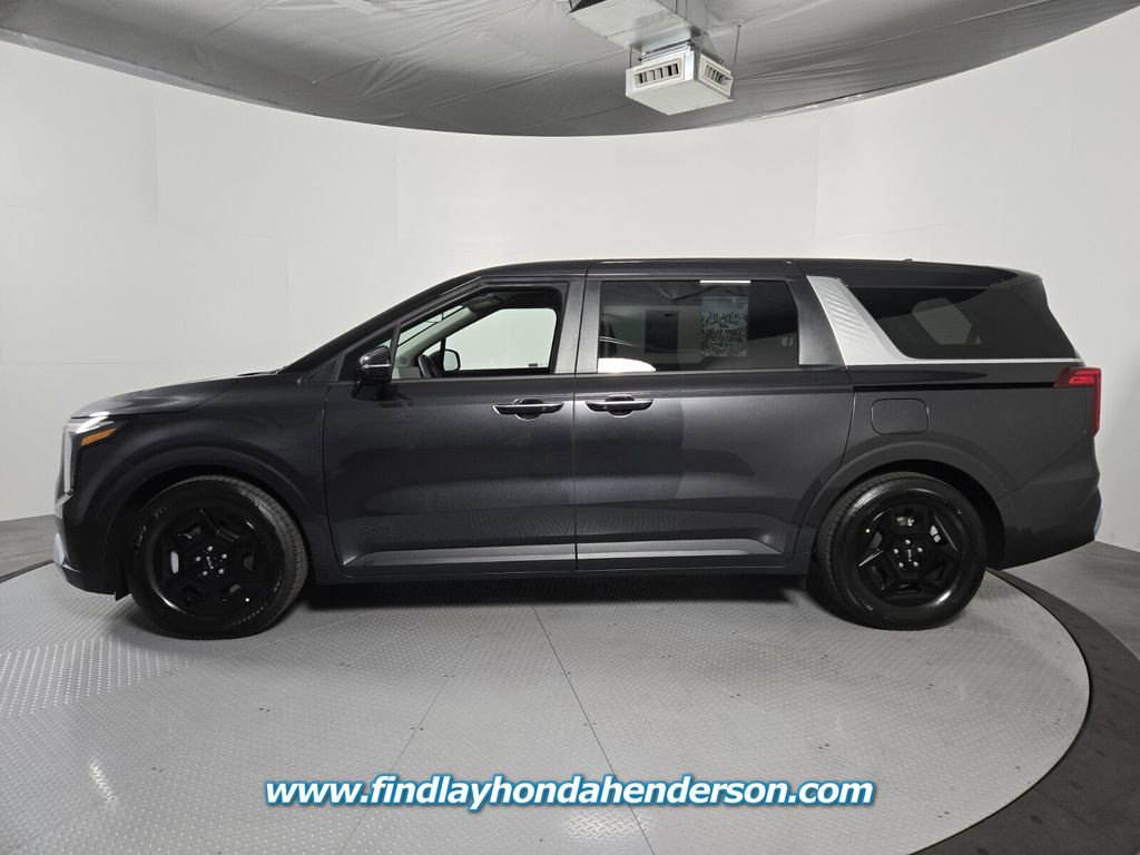Used 2026 Kia Carnival FWD image 3