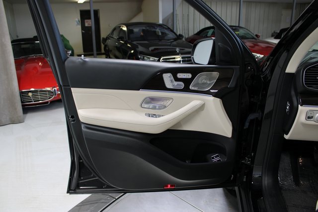 Used 2024 Mercedes-Benz GLE 450e 4MATIC w/ Warmth & Comfort Package image 39