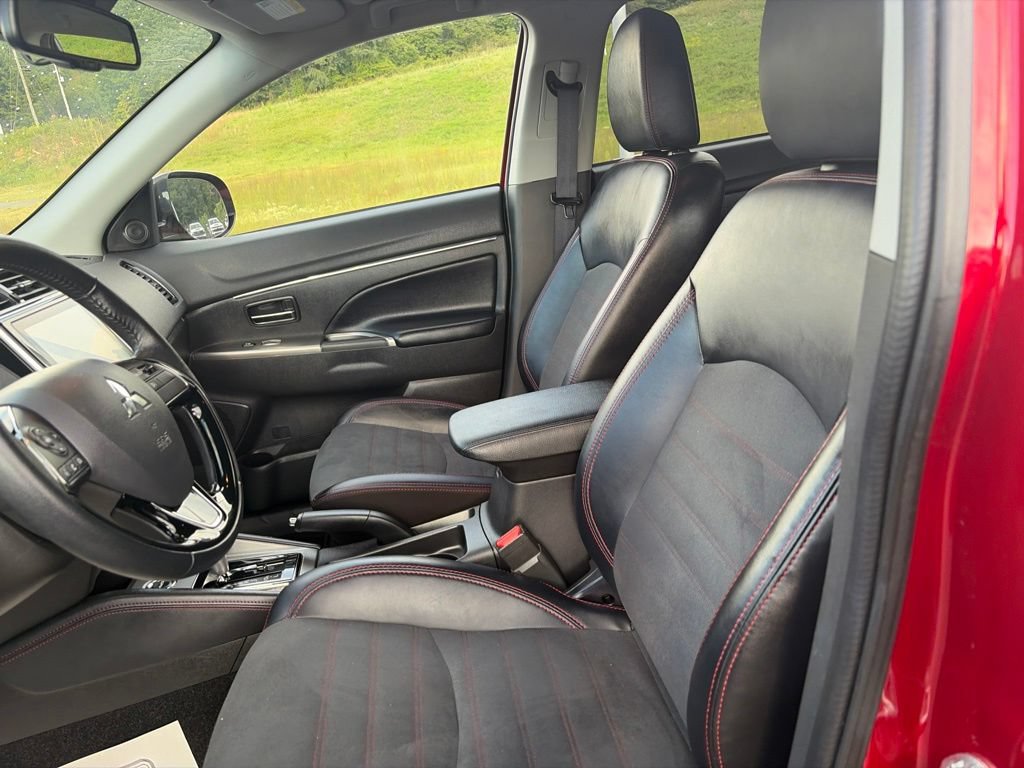 Used 2025 Mitsubishi Outlander Sport ES AWD/4WD image 16