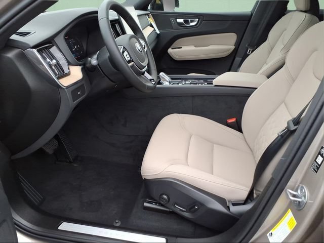 New 2026 Volvo XC60 B5 Plus w/ Protection Package Premier AWD/4WD image 14