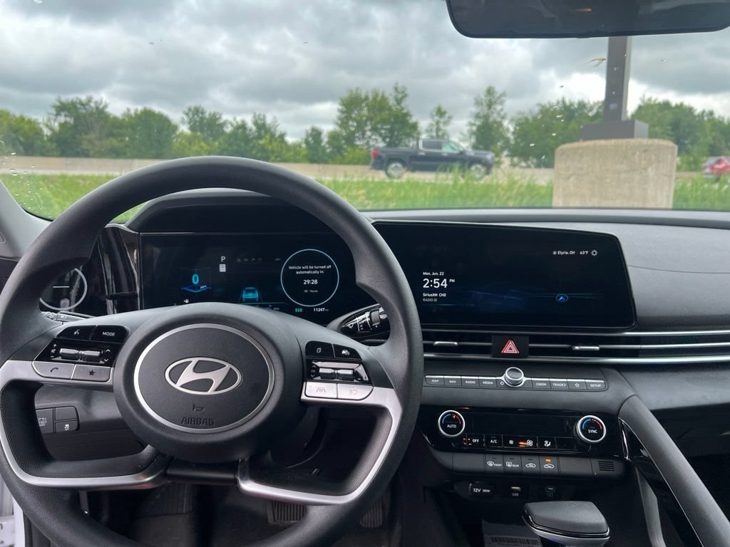 Used 2024 Hyundai Elantra Blue FWD image 6