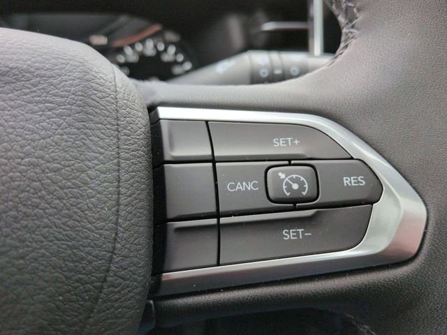 Used 2024 Jeep Compass Latitude w/ Sun and Sound Group AWD/4WD image 14