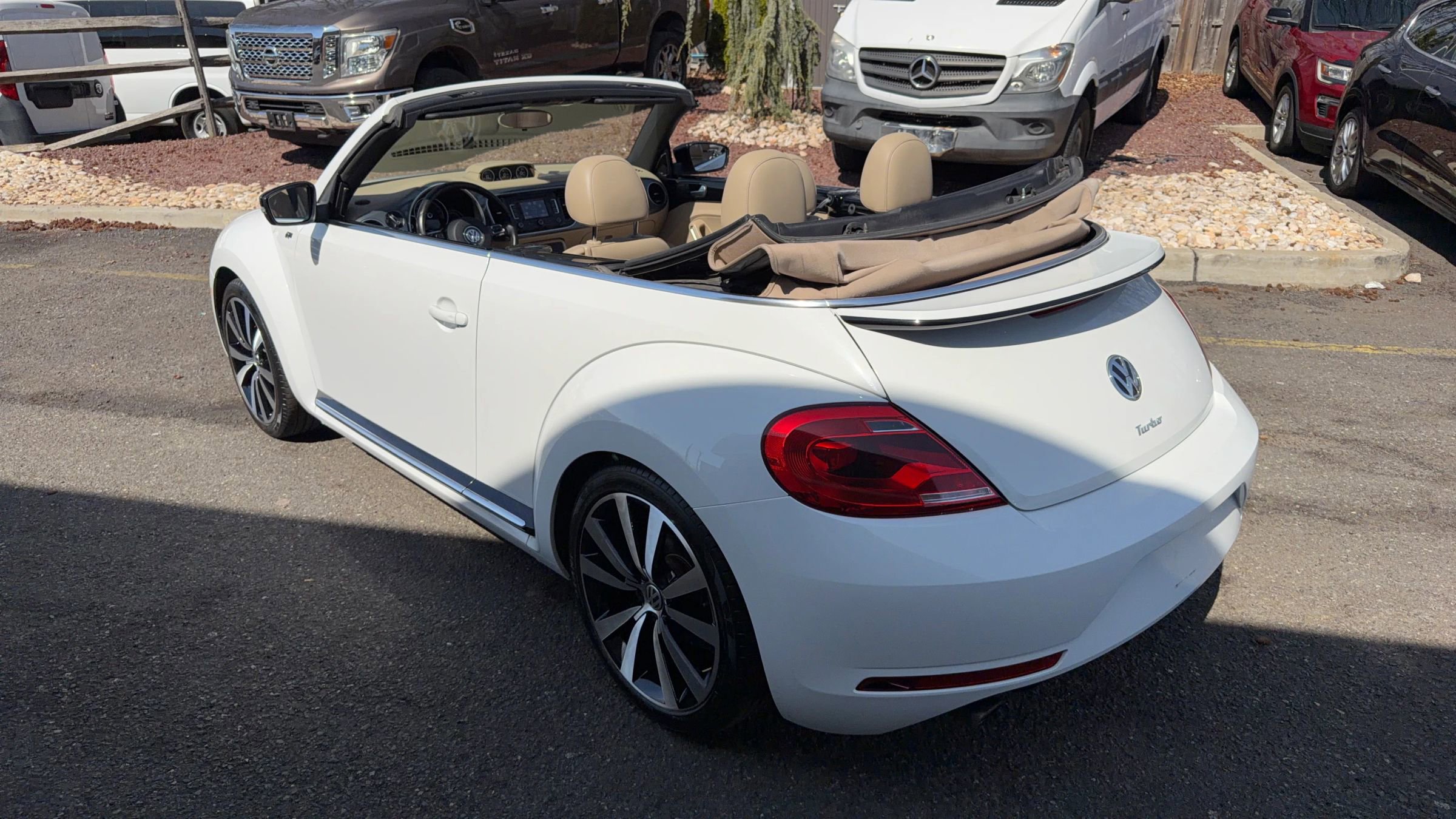 Used 2015 Volkswagen Beetle R-Line image 16