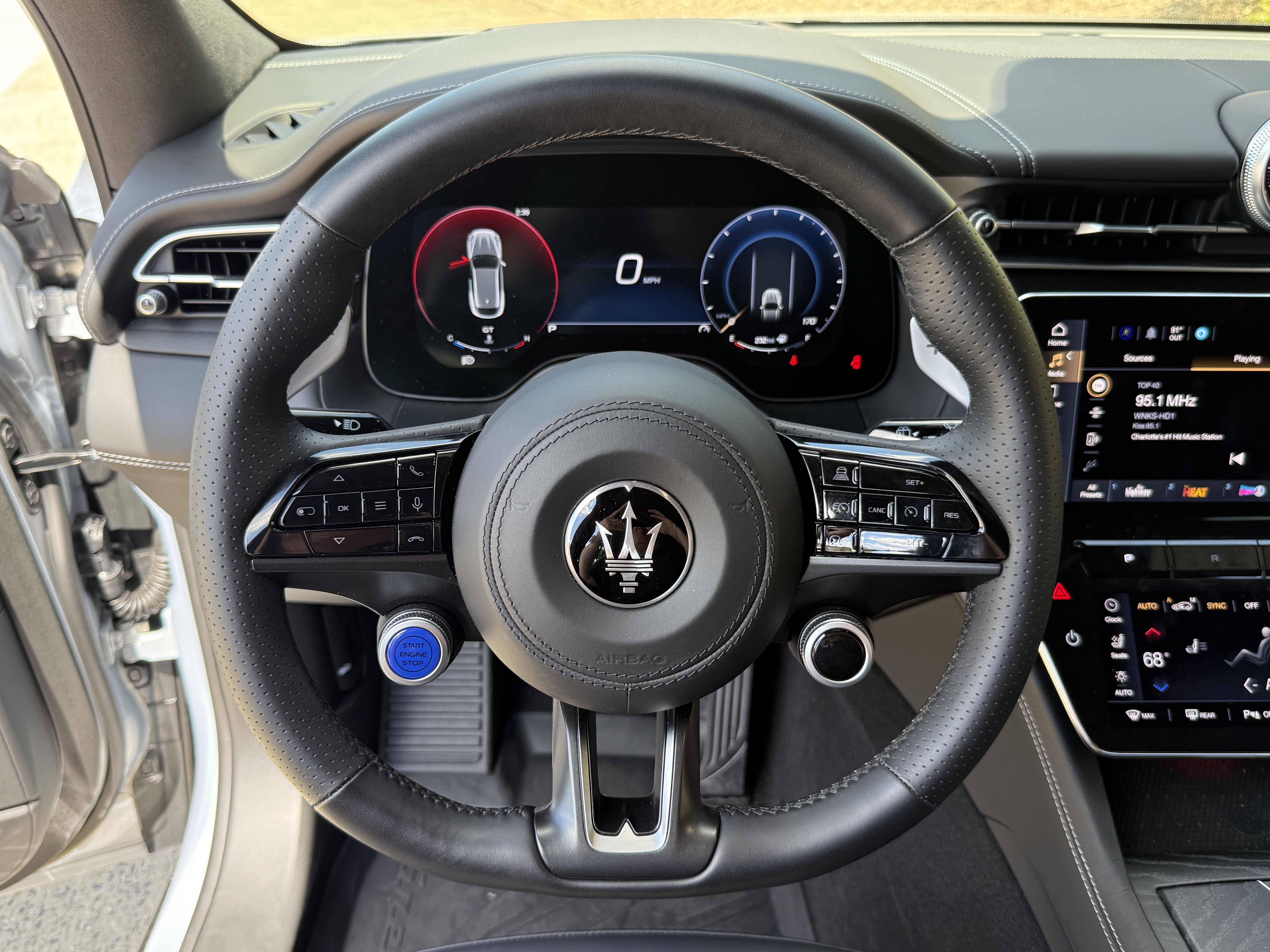 Certified 2025 Maserati Grecale Modena image 16