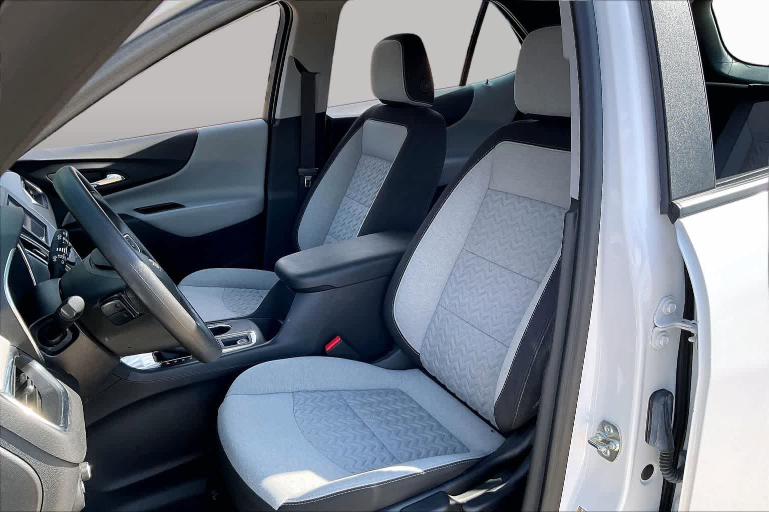 Used 2024 Chevrolet Equinox LS w/ Driver Confidence II Package FWD image 9