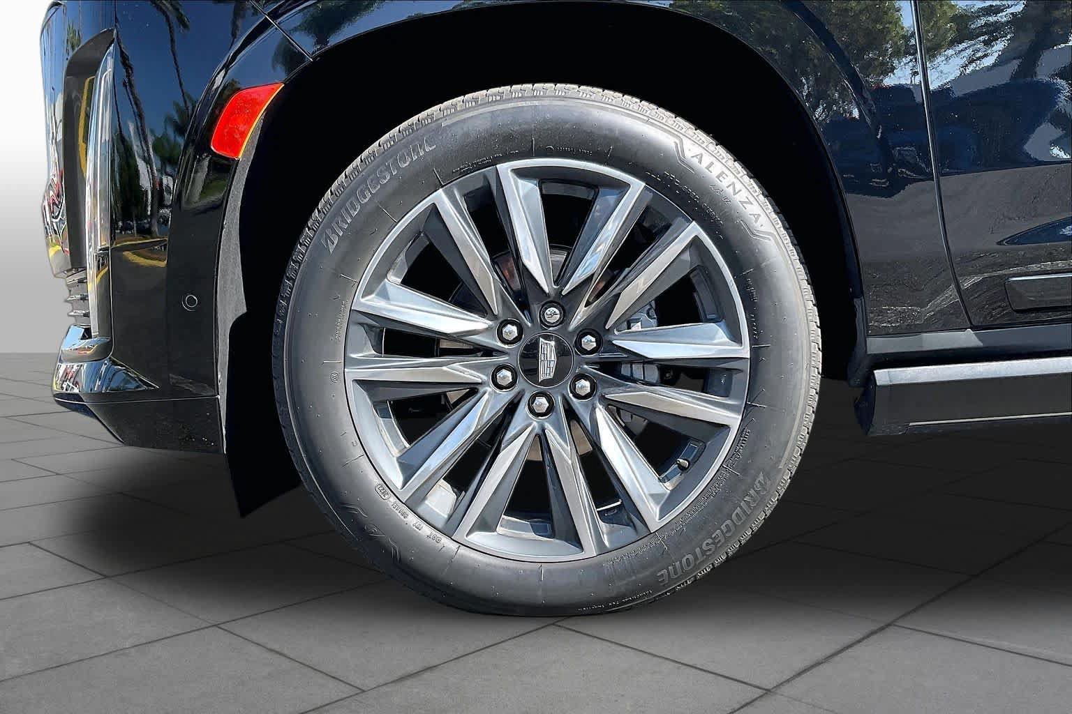 Used 2023 Cadillac Escalade Sport Platinum AWD/4WD image 10