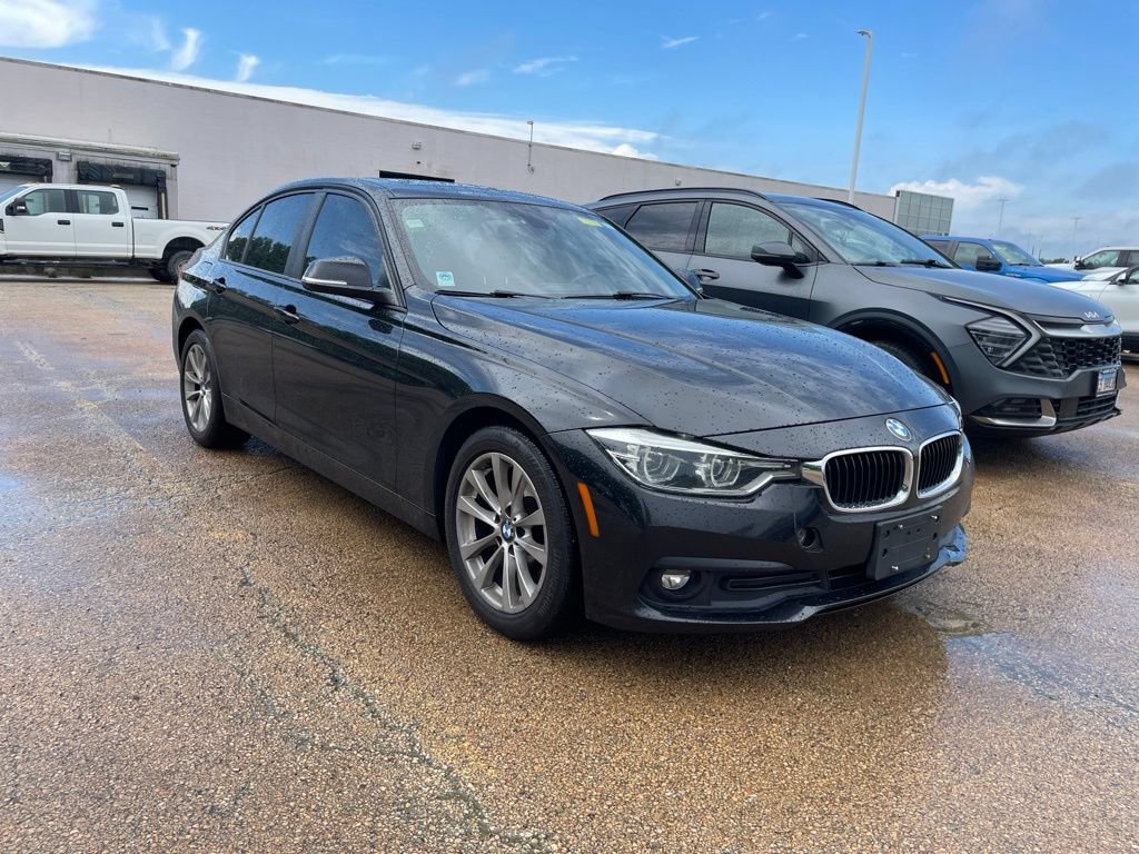 Used 2018 BMW 320i xDrive Sedan w/ Convenience Package