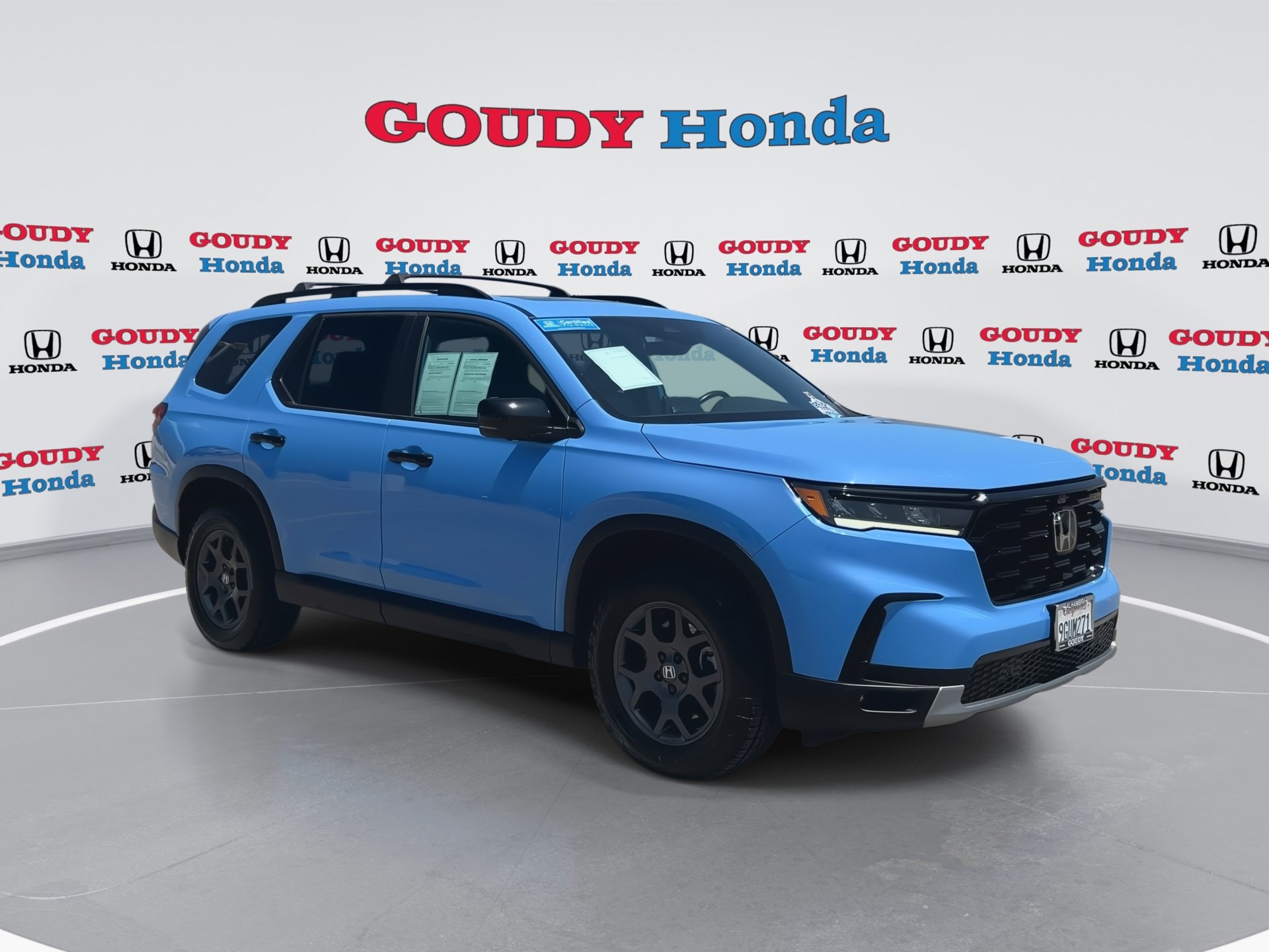 Certified 2023 Honda Pilot TrailSport image 2