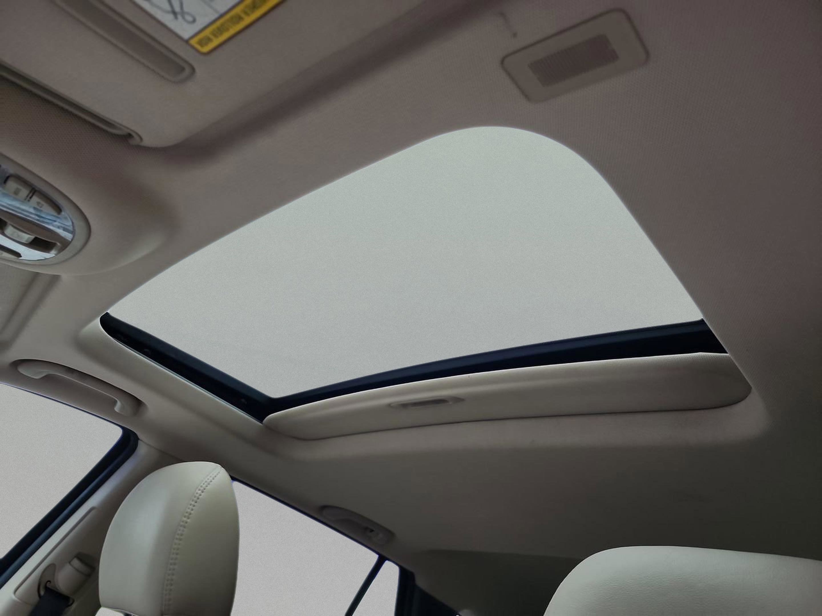 Used 2011 Hyundai Santa Fe Limited image 29