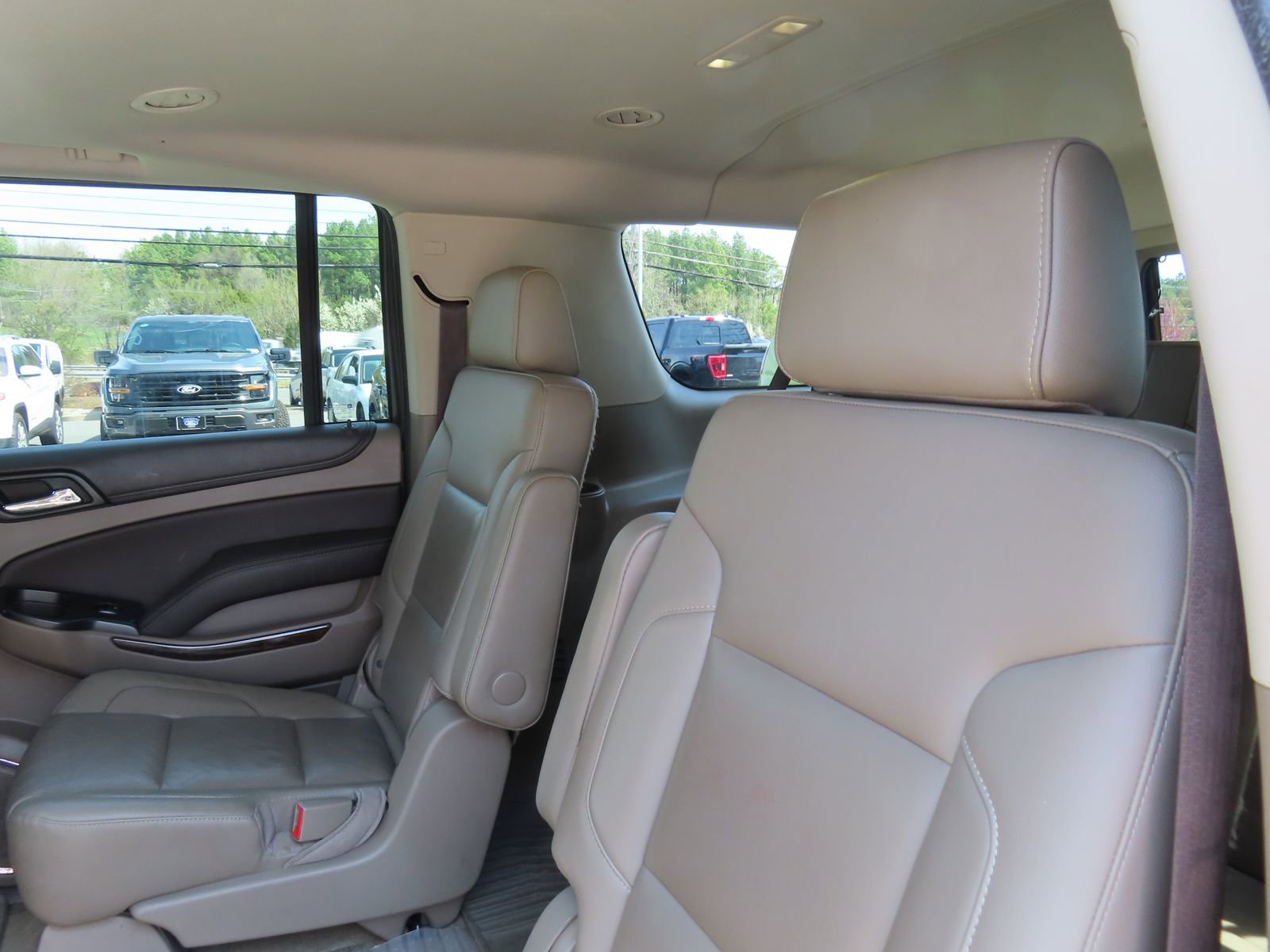 Used 2017 Chevrolet Suburban LT w/ Luxury Package image 35