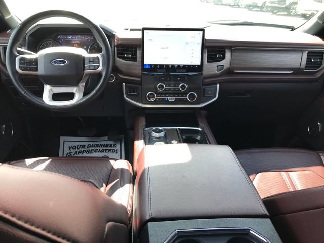 Used 2024 Ford Expedition Limited AWD/4WD image 5