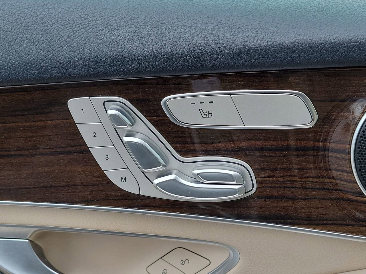 Certified 2022 Mercedes-Benz GLC 300 image 24