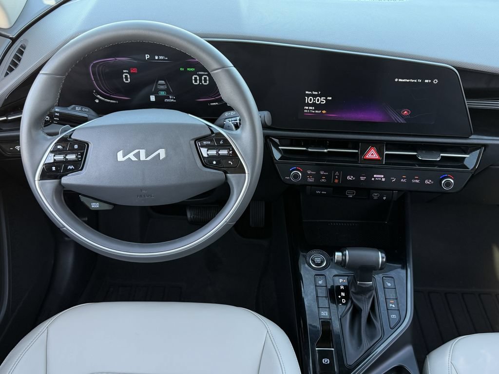 Used 2024 Kia Niro EX FWD image 12
