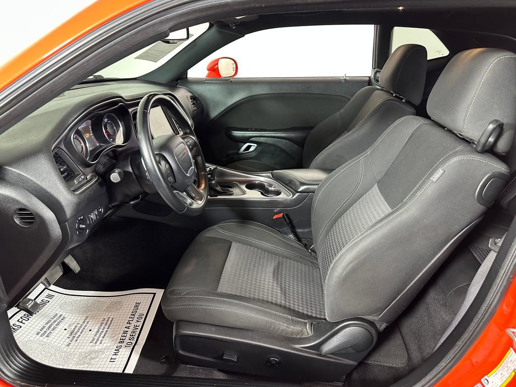 Used 2016 Dodge Challenger SXT RWD image 13