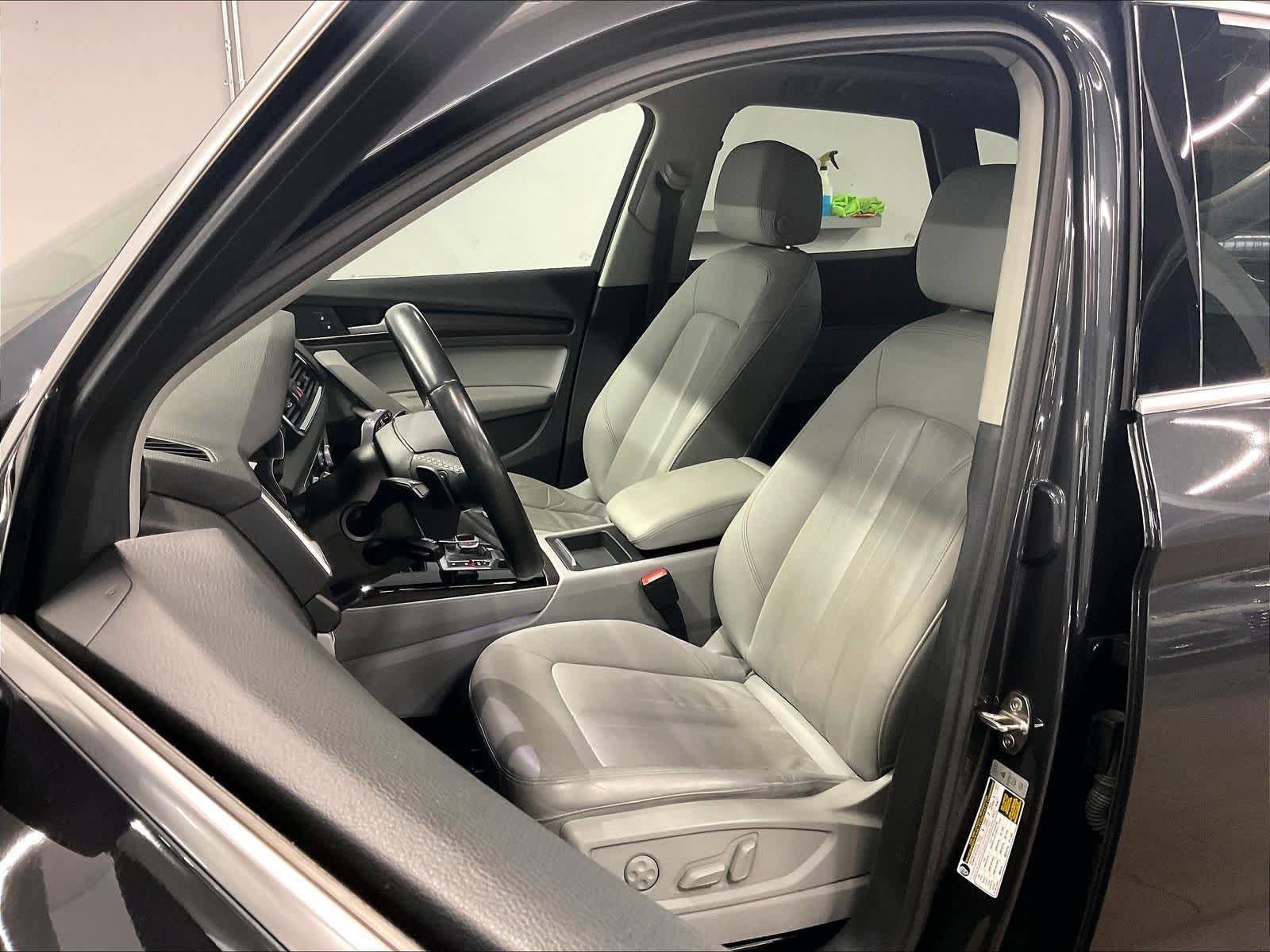 Used 2021 Audi Q5 Premium w/ Convenience Package image 21