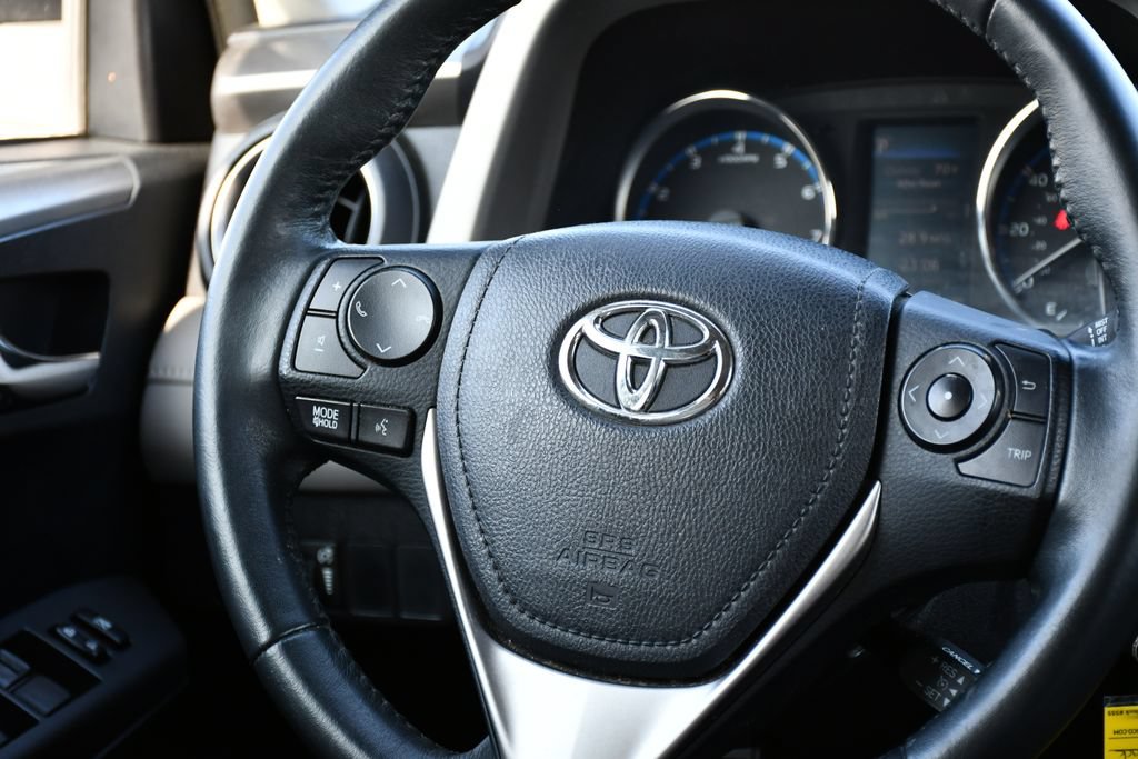 Used 2016 Toyota RAV4 XLE AWD/4WD image 21