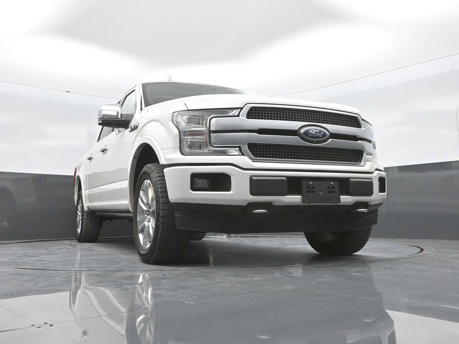 Used 2018 Ford F150 Platinum w/ Equipment Group 701A Luxury AWD/4WD image 32