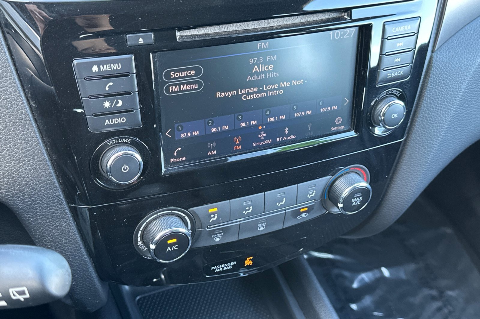 Used 2022 Nissan Rogue Sport S image 30