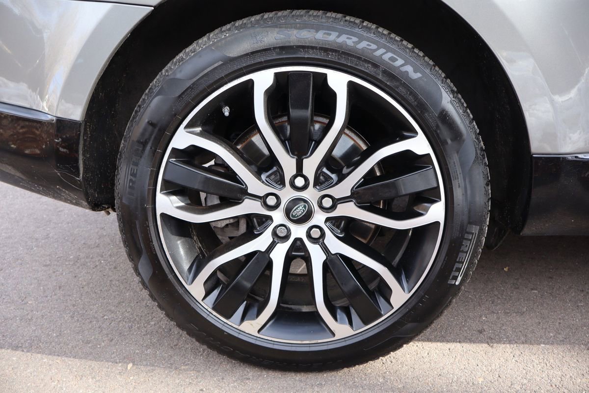 Used 2018 Land Rover Range Rover Sport HSE image 45