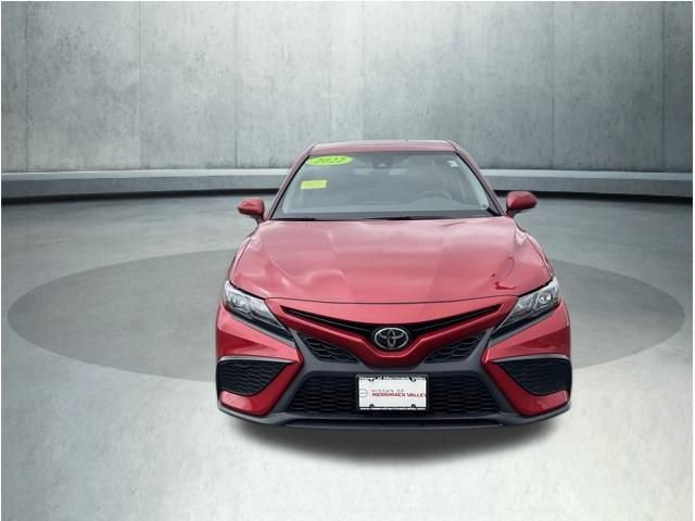 Used 2022 Toyota Camry SE w/ Cold Weather Package FWD image 2